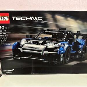 LEGO Technic McLaren Senna GTR in Black and Blue